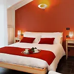 Pepe's 3*